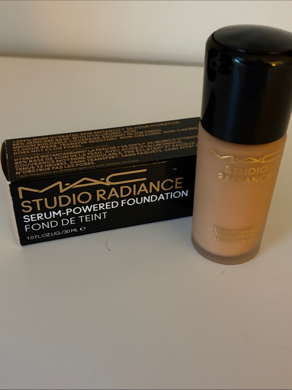 MAC Cosmetics Studio Radiance Serum-Powered Foundation - C3.5